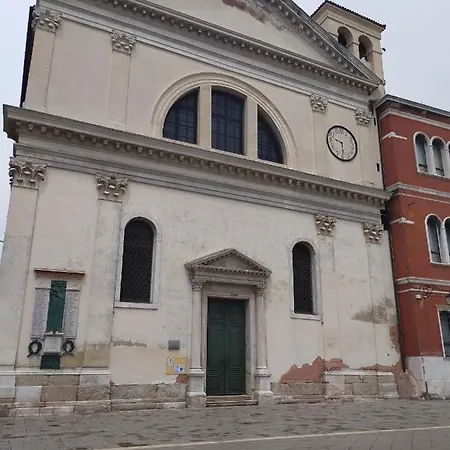 Biennale Near San Marco Daire